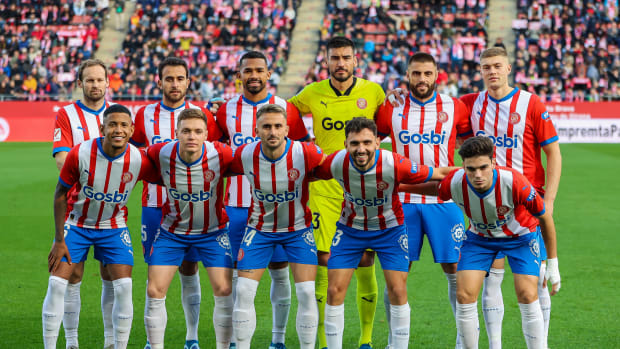 El equipo de Girona de rojo